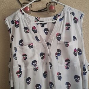 TORRID Harper White Sleeveless Top with Skull Print Size 2